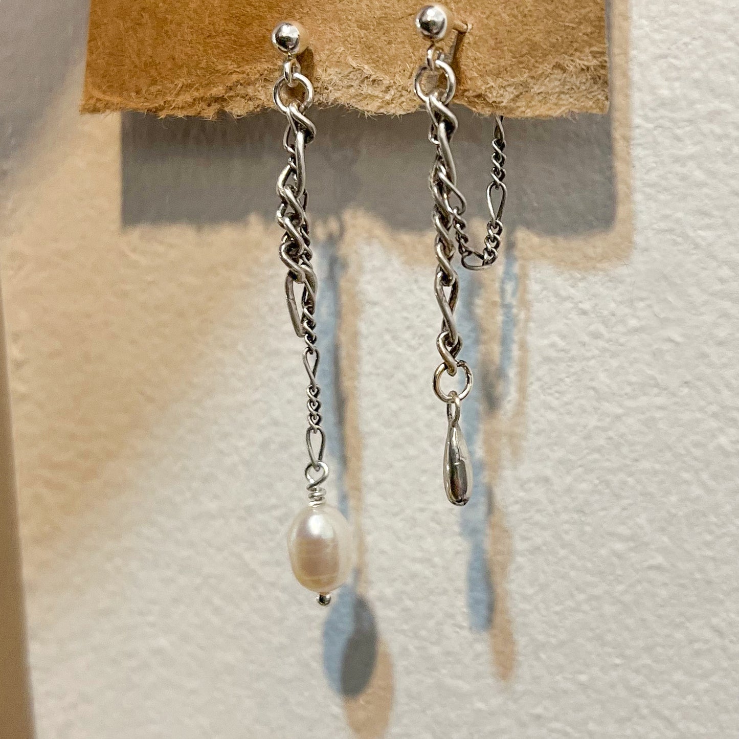 SILVER SEED & PEARL MIXED-CHAIN EARRINGS