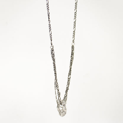 SILVER KEYHOLE SHELL TANGLED CHAIN NECKLACE