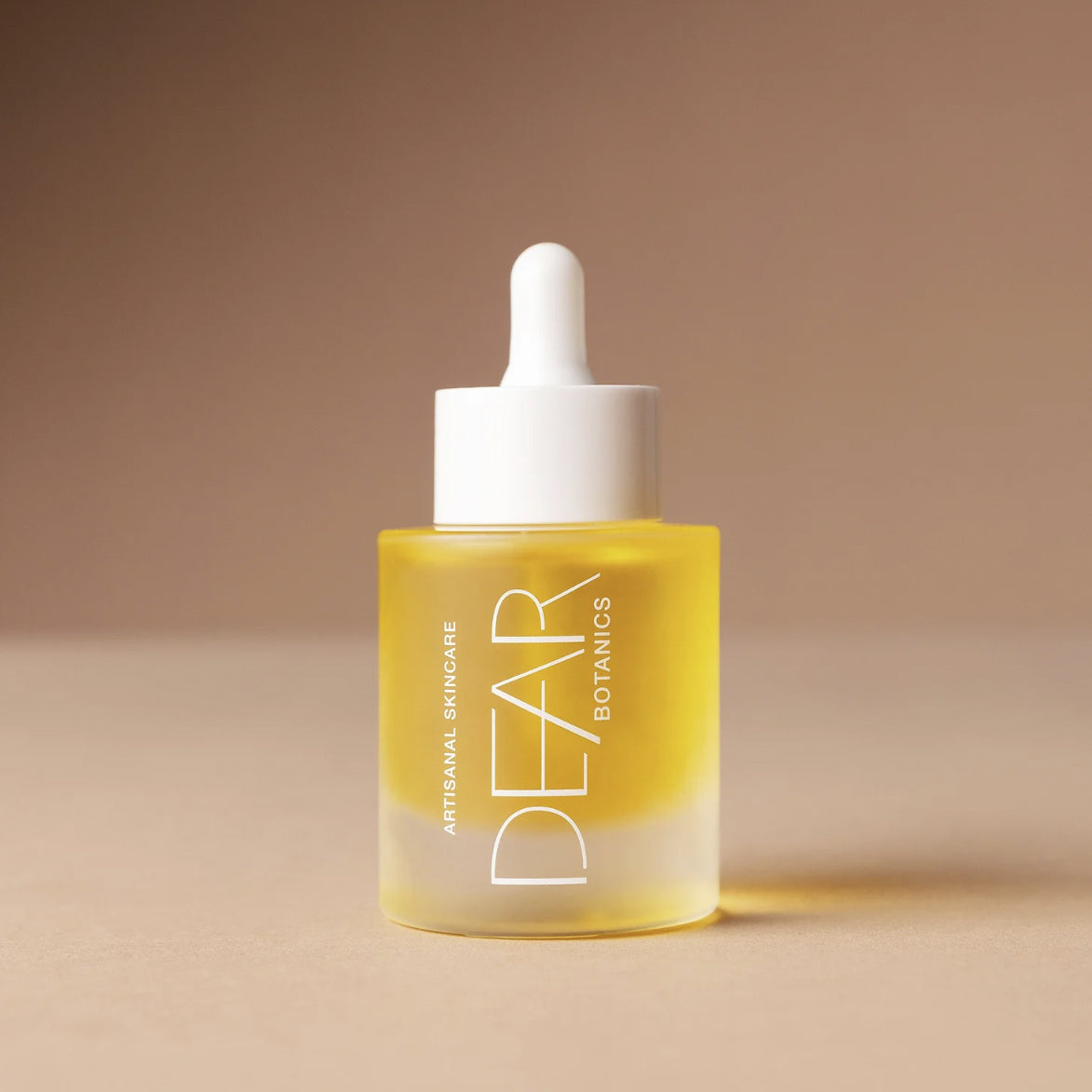 Deliver delightful moisture to your skin with this nurturing blend of evening primrose and fortifying frankincense. Designed to smooth, soothe, and rejuvenate, this lightweight serum supports normal to sensitive skin.