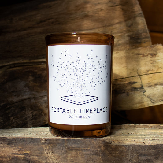 Top notes of dwarf pine, wood and atlas cedar; heart notes of smoke and oak ash; and base notes of birch, birch tar and copaiba resin to make it smell like you have a fireplace especially when you don’t have a fireplace.