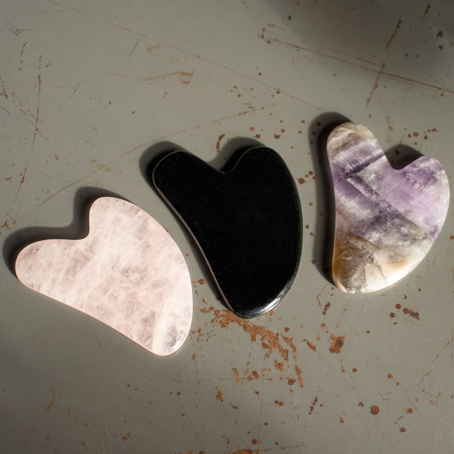 Traditional Chinese healing method adopted the world over for its facial rejuvenation effects, this ancient practice of wellness has become the original form of at-home self-care. Available in onyx and amethyst.