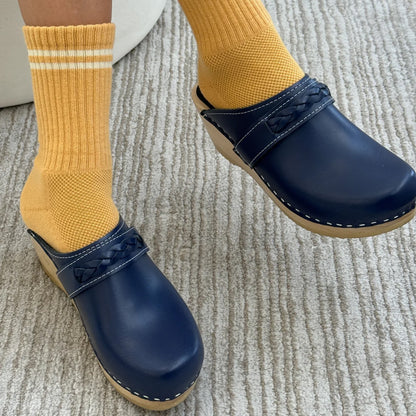 Le Bon Shoppe Boyfriend Socks are an absolute must-have, blending all-day comfort with everyday functionality and a sporty vintage charm. Designed for effortless wear, they pair perfectly with any shoe, making them a go-to staple for any wardrobe. Available in Butter, Vintage Pink, Oatmeal and Cocoa.