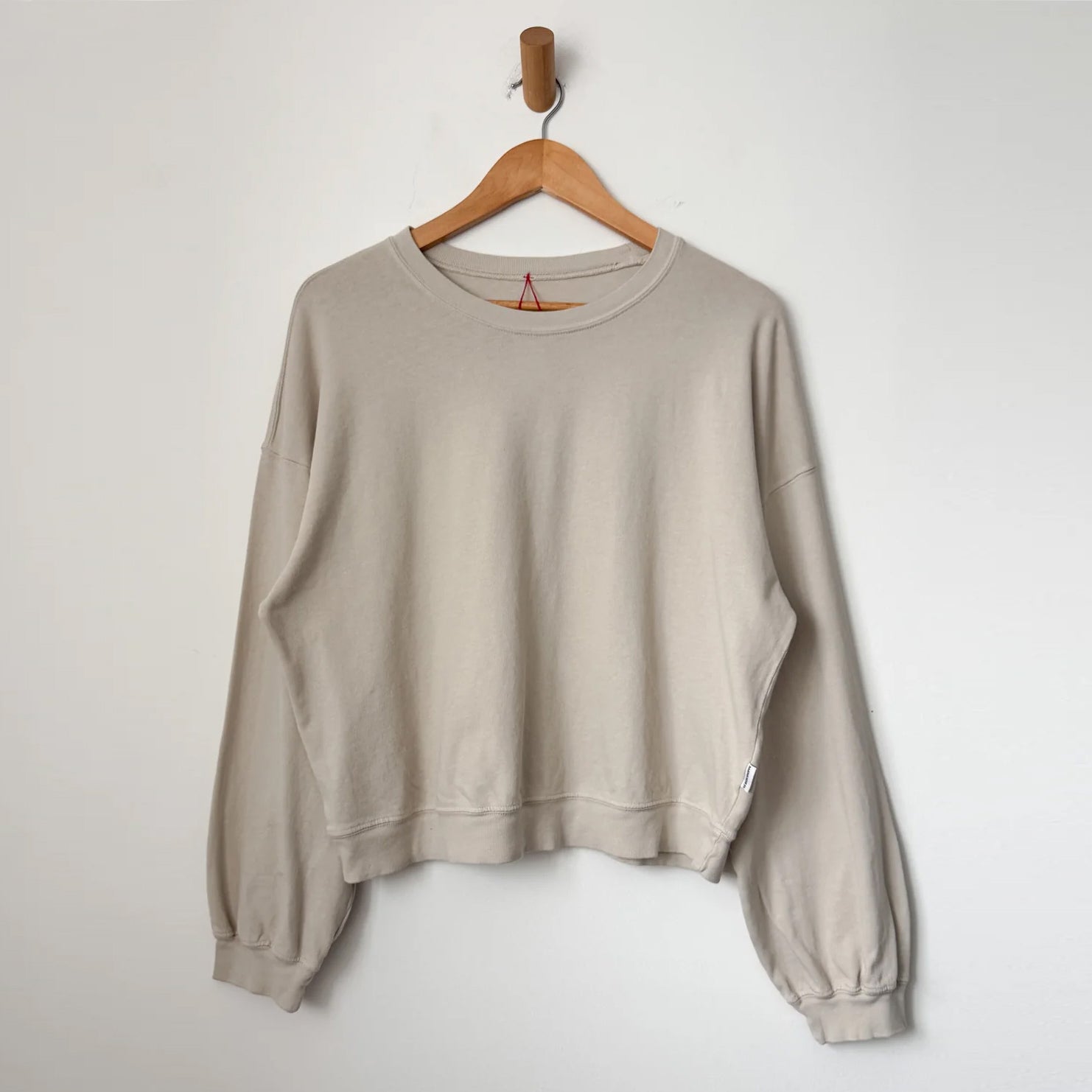 The Cali Jersey Sweatshirt is a playful take on the classic crewneck crafted from 100% premium cotton jersey with a ribbed crew neckline and relaxed balloon sleeves.